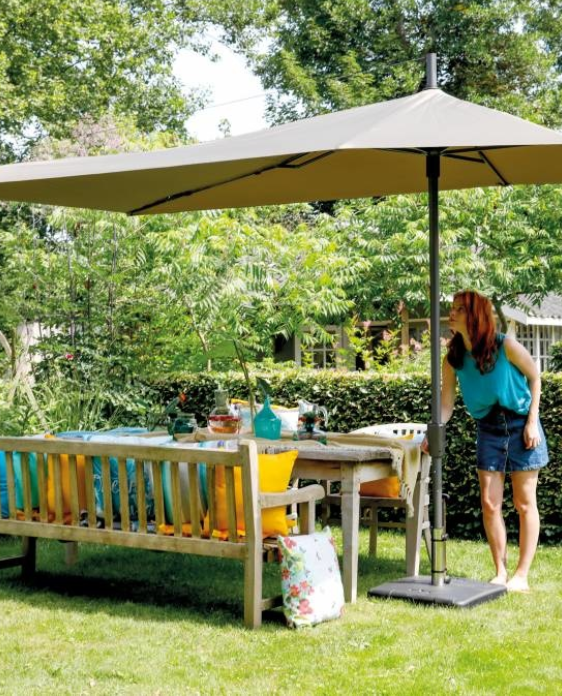 Een goedkope parasol van Madison vind je natuurlijk bij Toptuincentrum.nl!