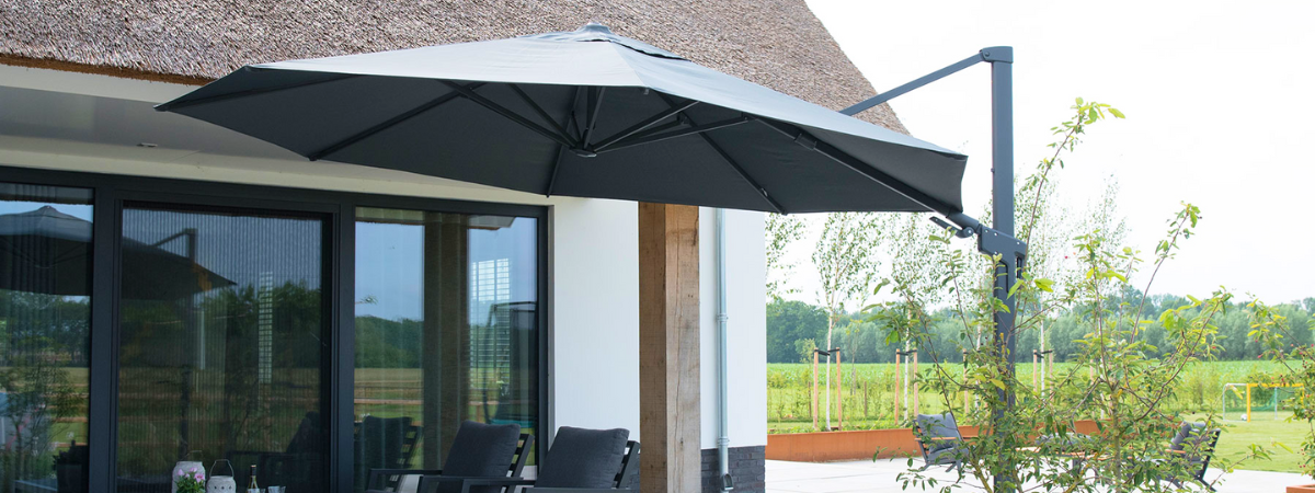 Schaduw met stijl: ontdek onze parasols, o.a. van Lesli Living!