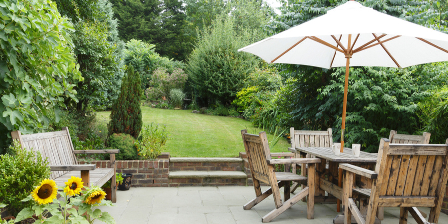 Ga heerlijk buiten zitten onder je parasol | Koop je parasol bij Toptuincentrum.nl