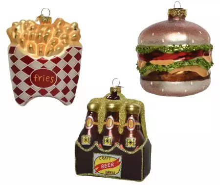 Kerstballen set bier, hamburger en friet