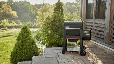 Weber houtskool barbecue searwood 600 24 pallet smoker zwart