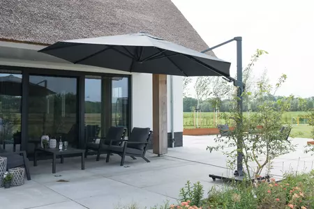 Zweefparasol Virgoflex Rond Ø3,5m - Grijs sfeer tuin